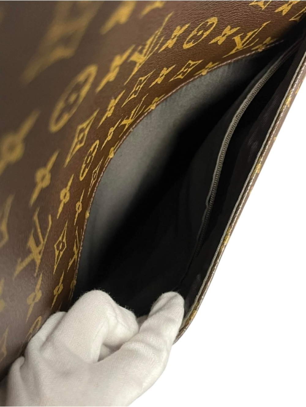 LOUIS VUITTON Monogram Pegase 50 - Picture 7 of 13